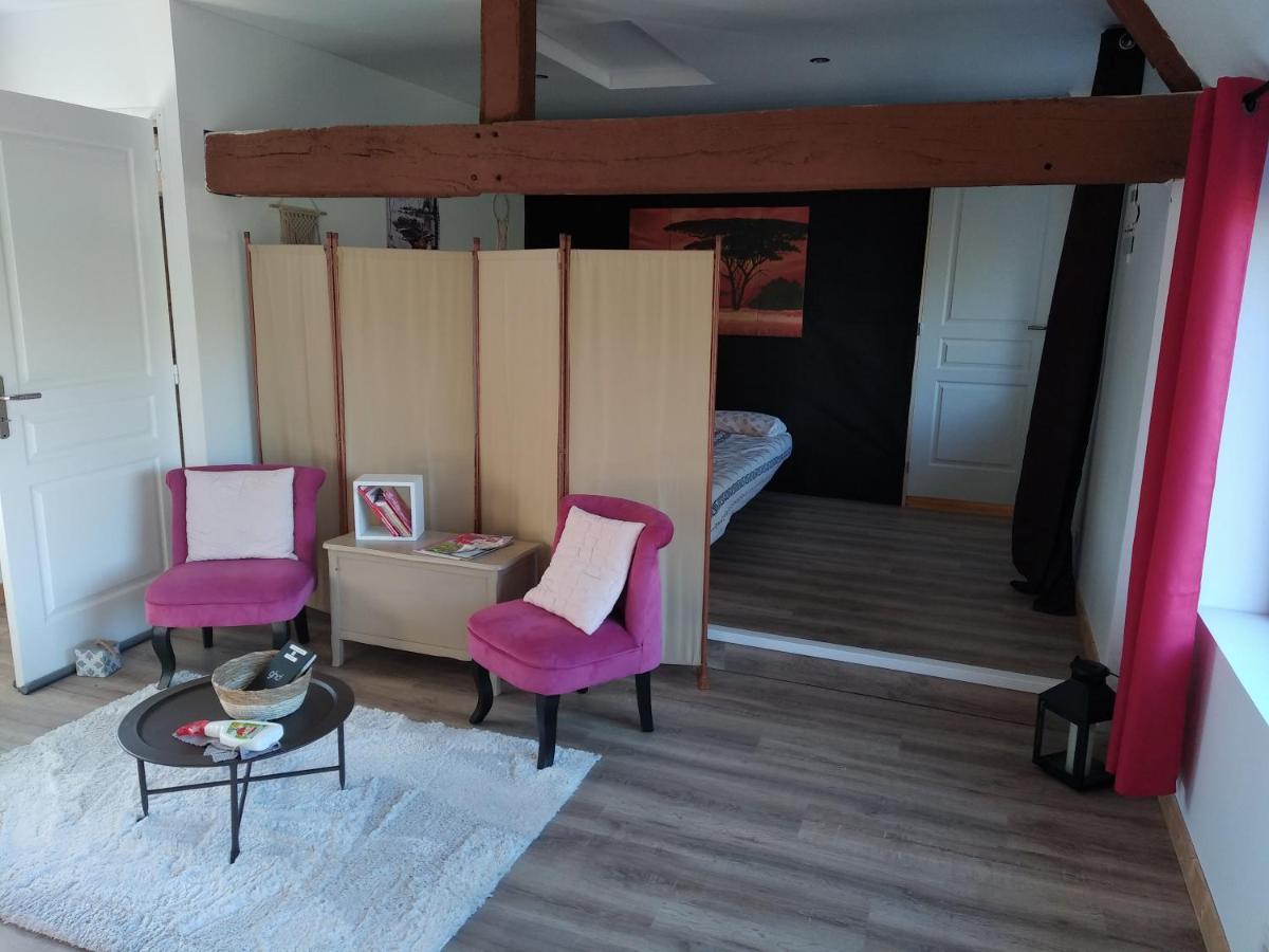 Gite "La Renaudaie" - Piscine Juvigny Les Vallees Zewnętrze zdjęcie