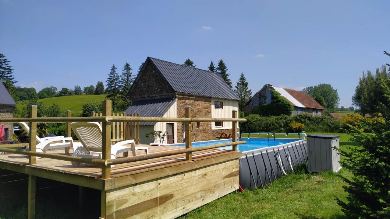 Gite "La Renaudaie" - Piscine Juvigny Les Vallees Zewnętrze zdjęcie
